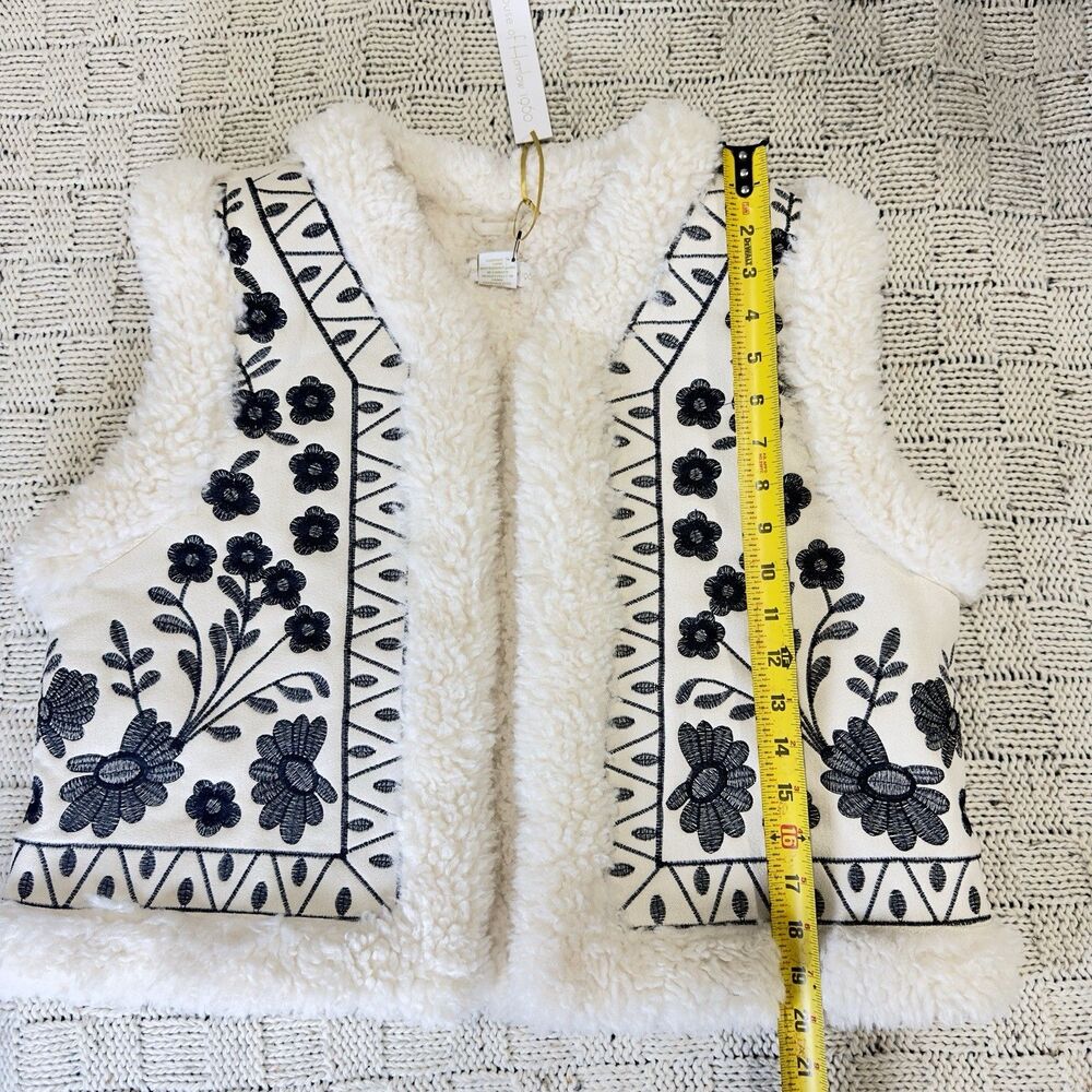 House of Harlow 1960 Sherpa Vest One Size Embroidered Floral Boho Western NWT - Picture 7 of 9